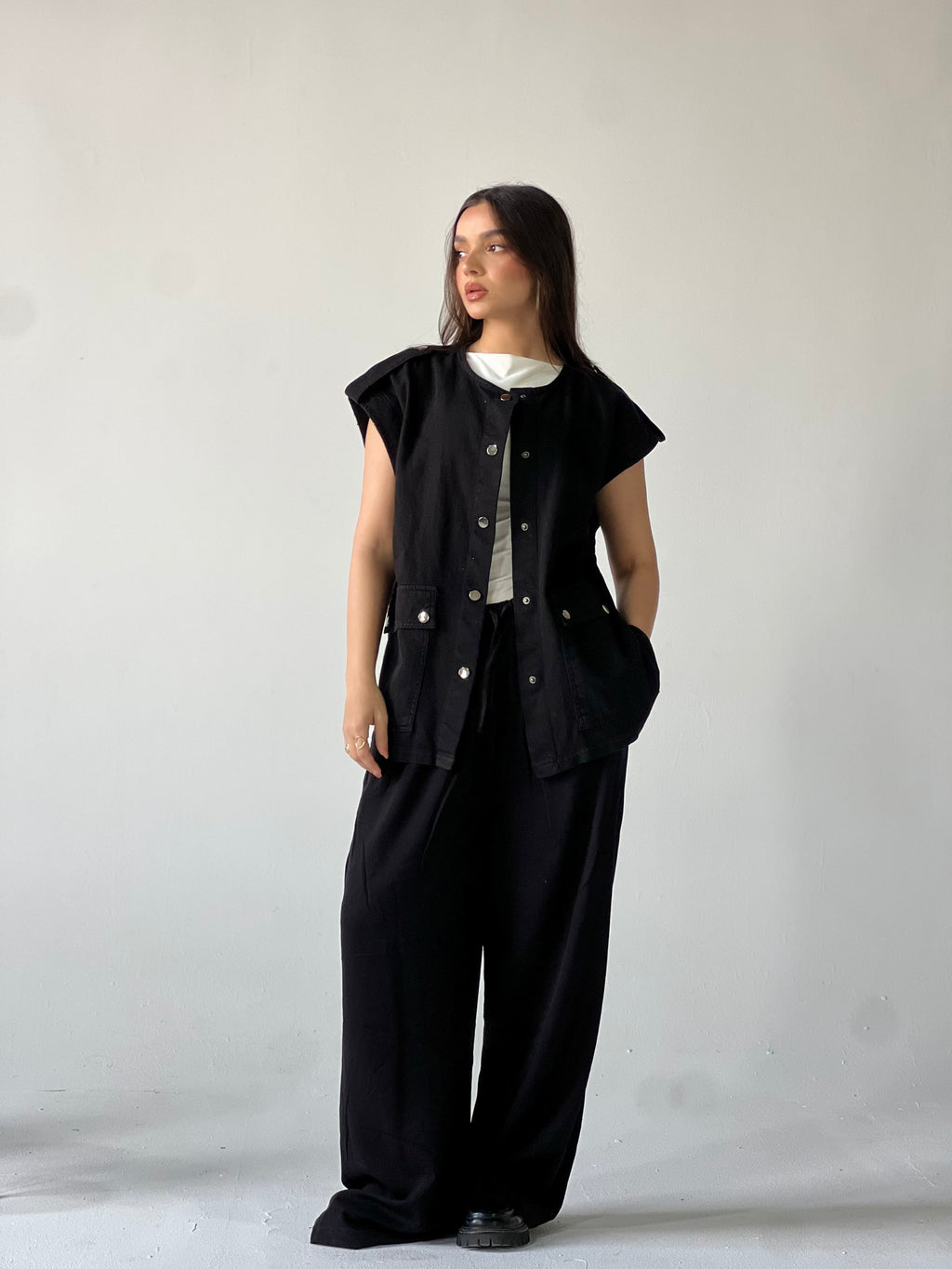 Oversized Long Cargo Vest –Black