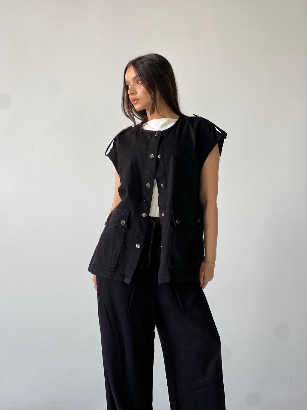 Oversized Long Cargo Vest –Black