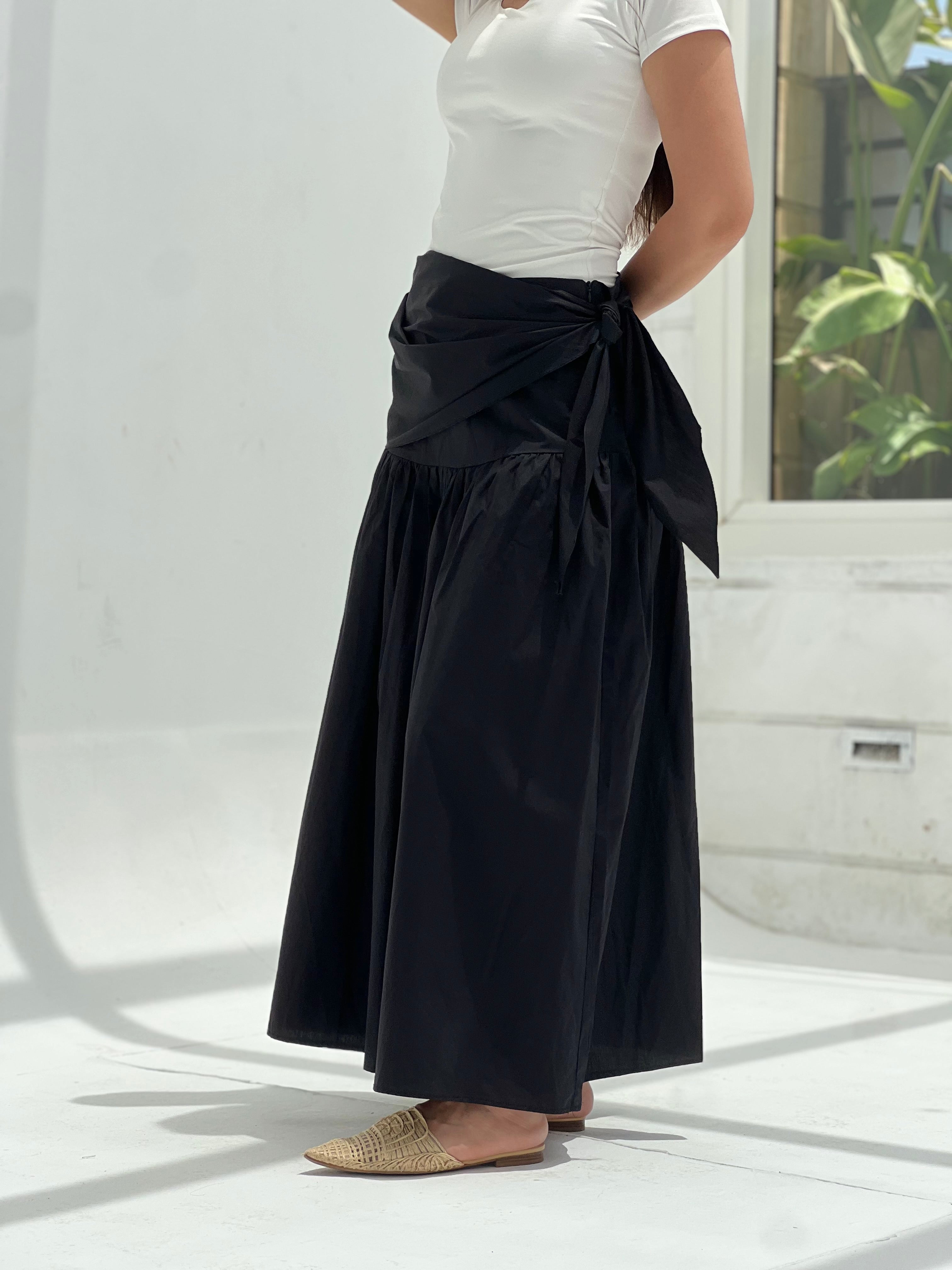 Side Tie Maxi Skirt-Black