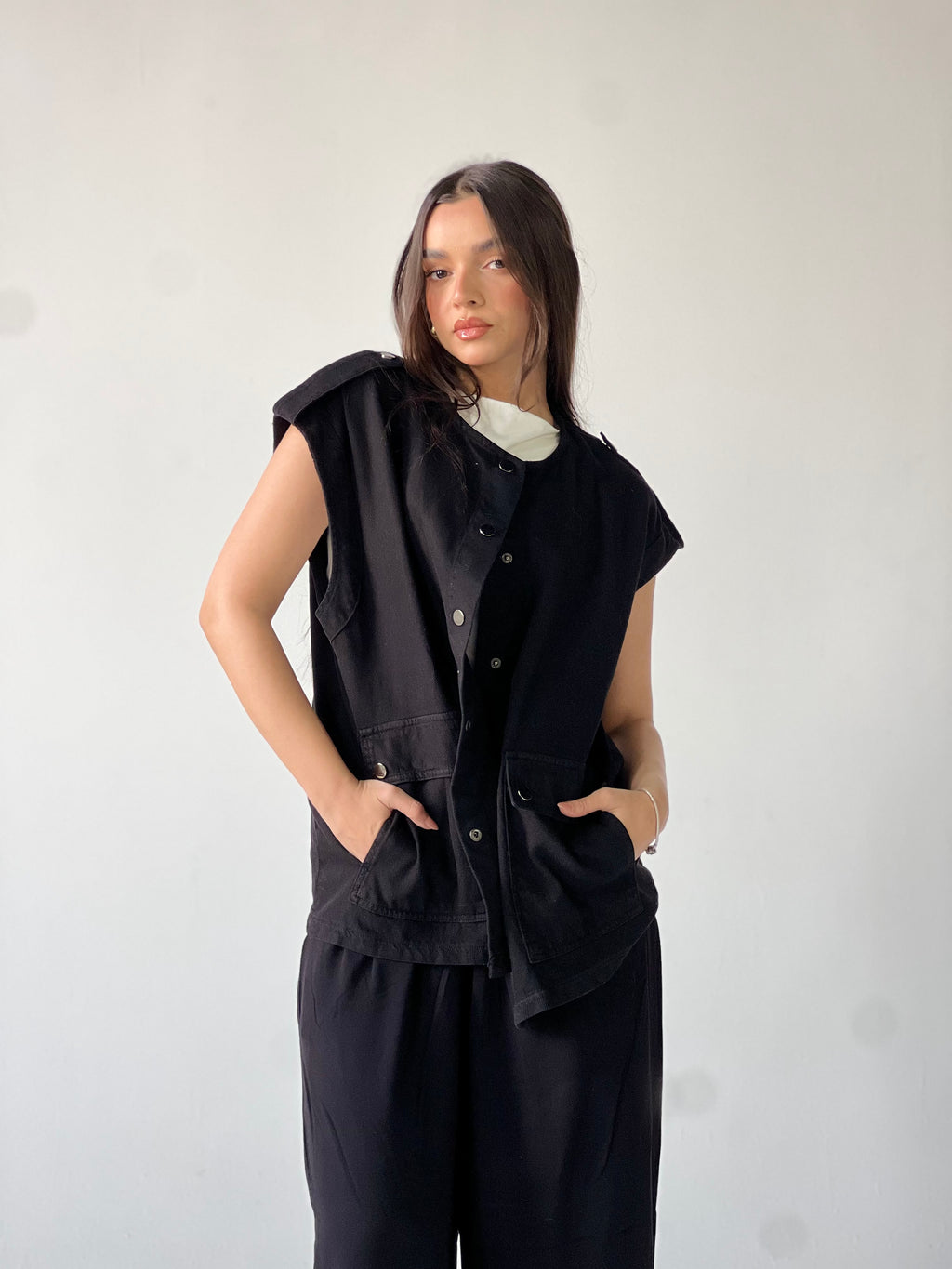 Oversized Long Cargo Vest –Black