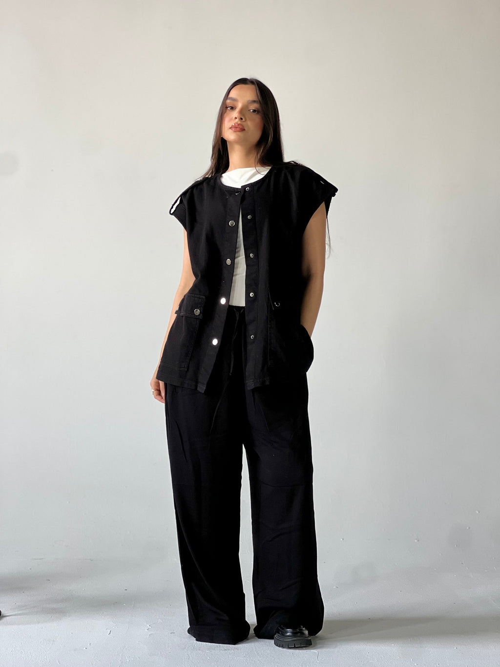 Oversized Long Cargo Vest –Black
