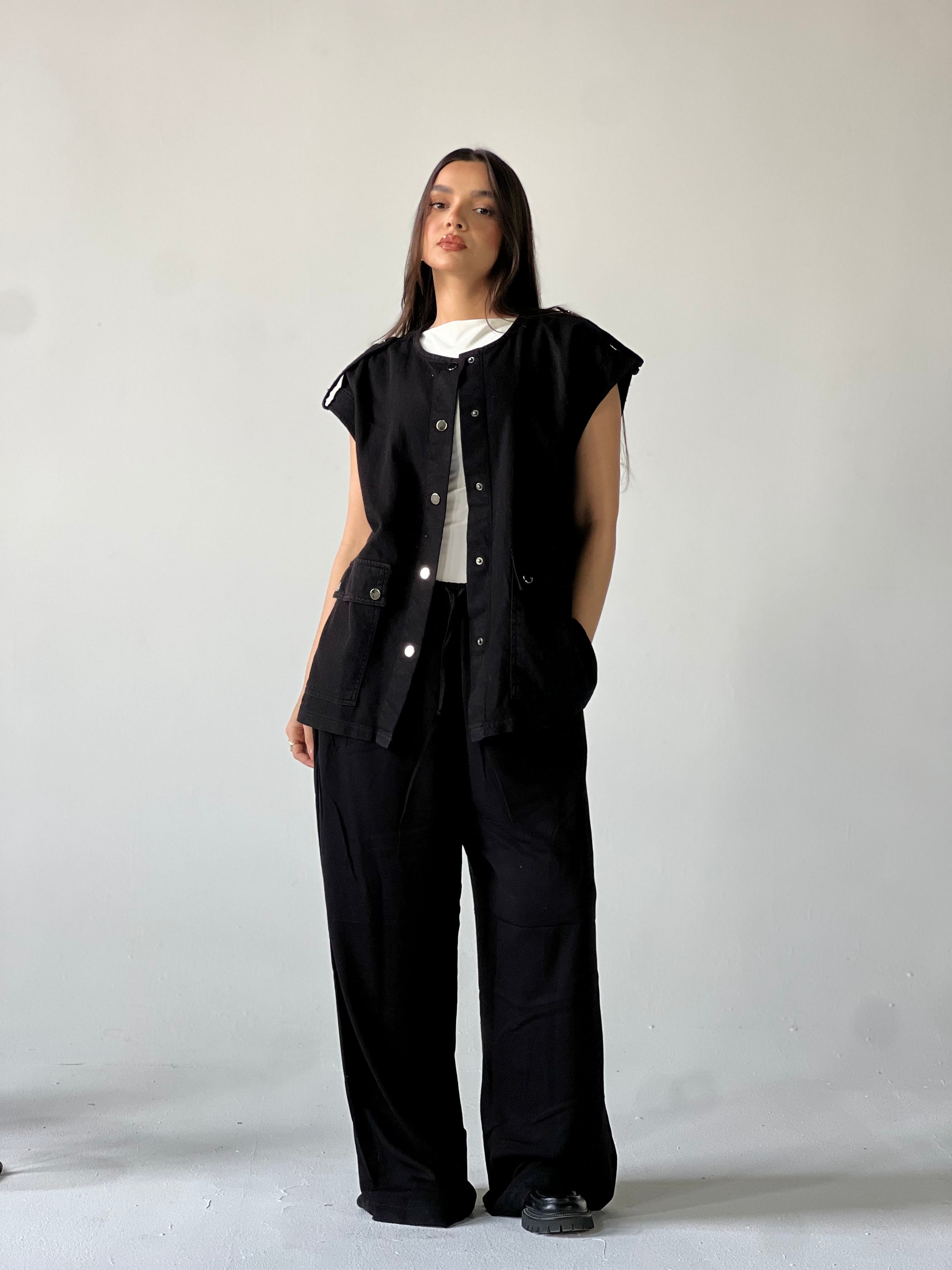 Oversized Long Cargo Vest –Black