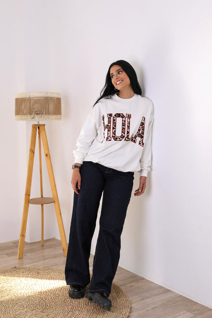 Casual Chic White Sweatshirt with Bold Graphic Print