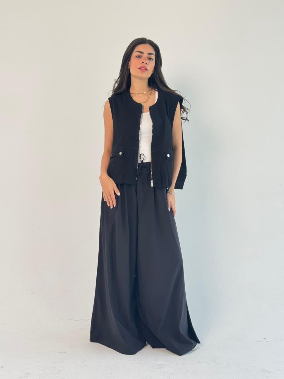 Oversized Cargo Zip Vest – Black