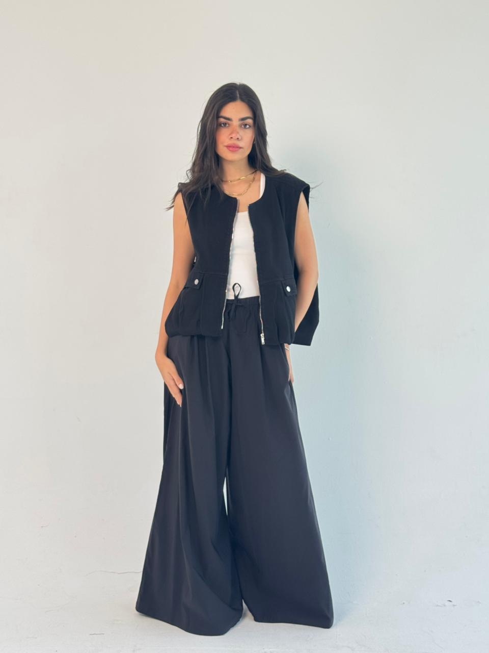 Oversized Cargo Zip Vest – Black